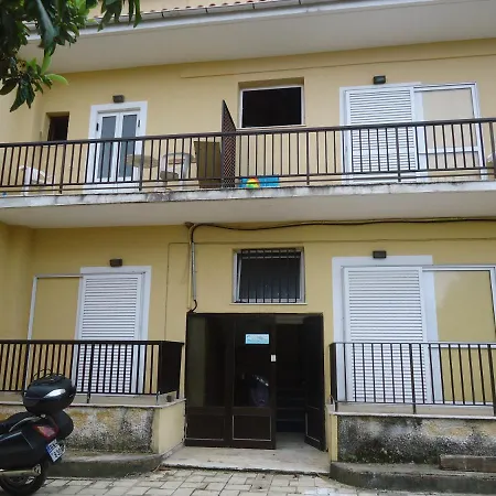 Apartament Acharavi *