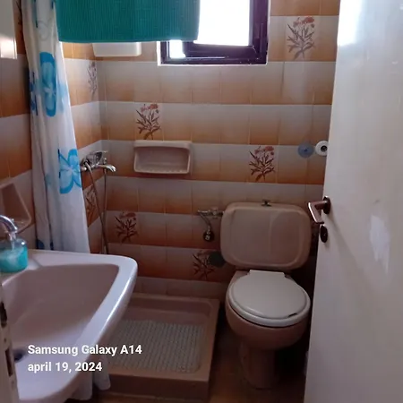 Apartament Acharavi *