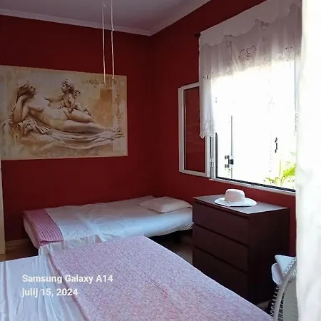 Apartament Acharavi *
